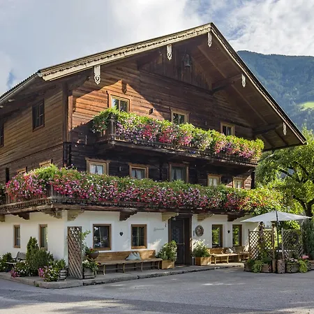 Apartment Zillertaler Hofchalets Schustererhof *